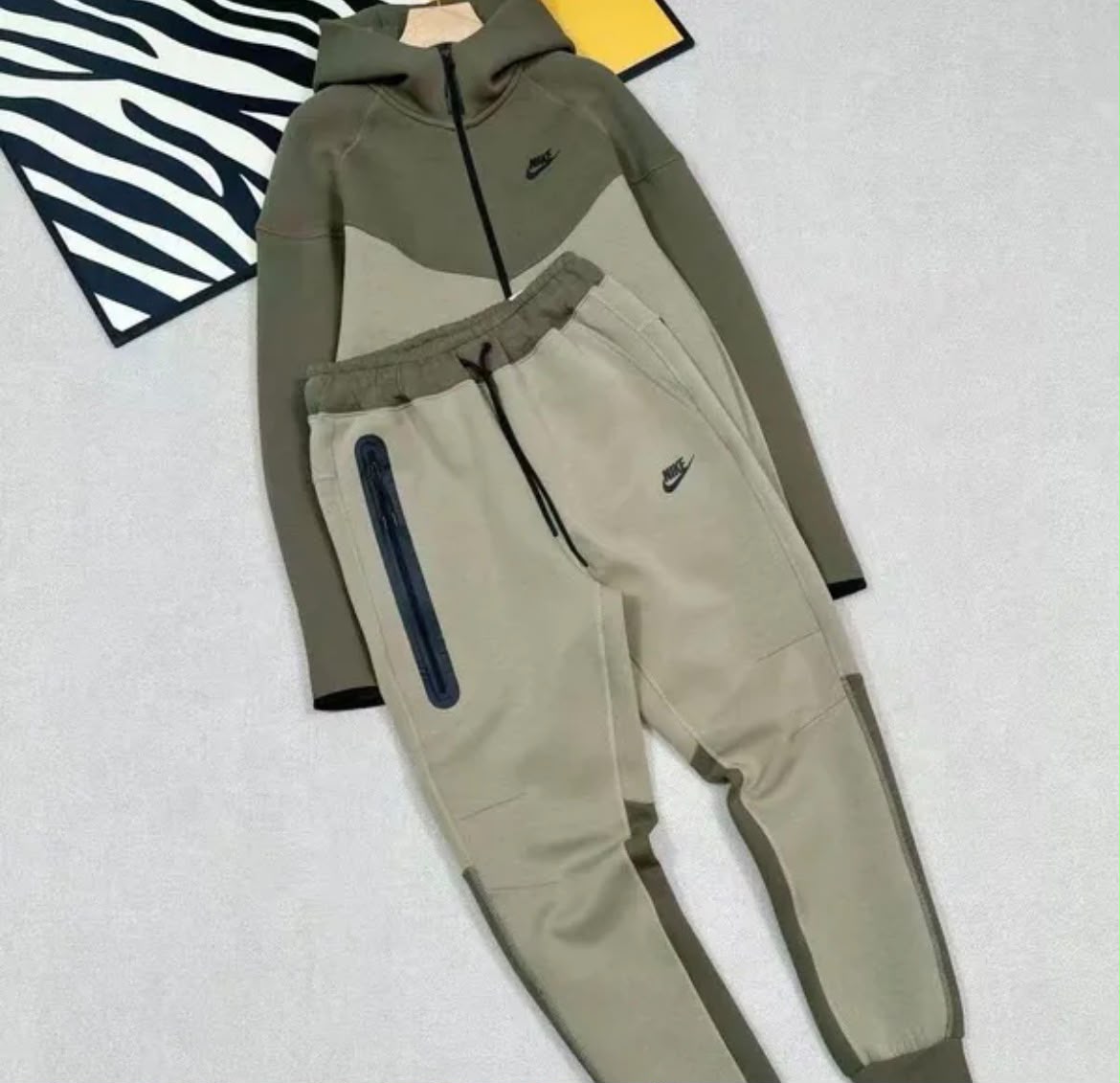 Nike Sportswear Tech Fleece Full-Zip Tracksuit – Khaki