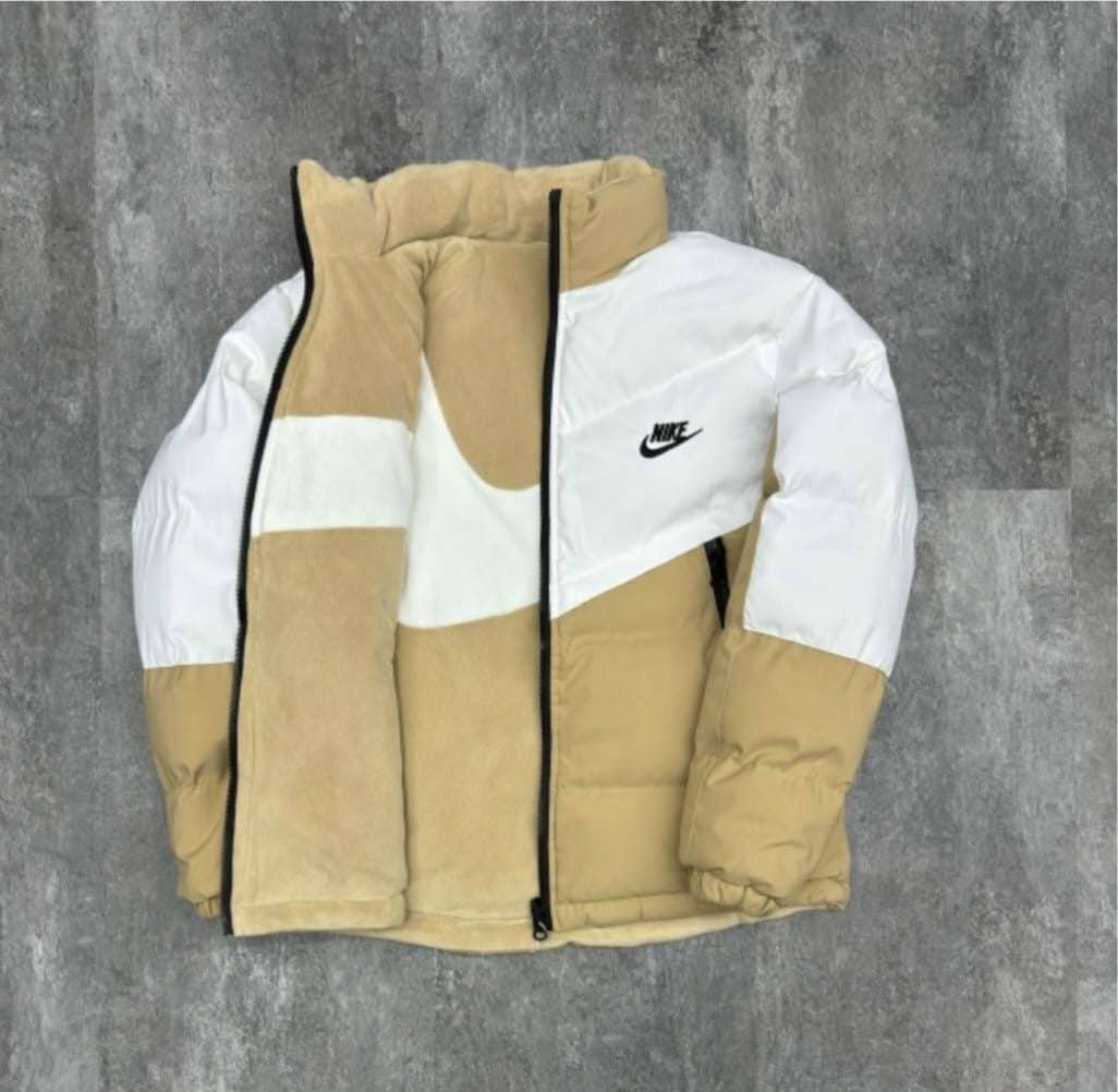 Nike Sportswear Reversible Windrunner Puffer Jacket – Sand Beige / Off-White