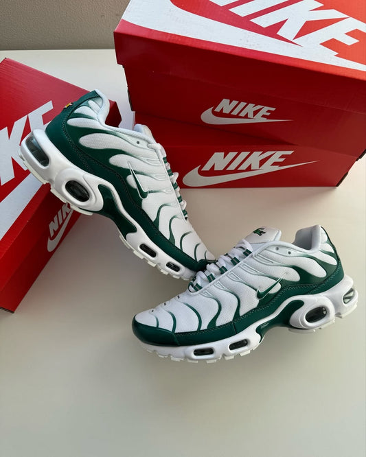 Air Max Plus x Lacoste