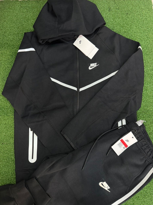 Black Nike Tech Tracksuit