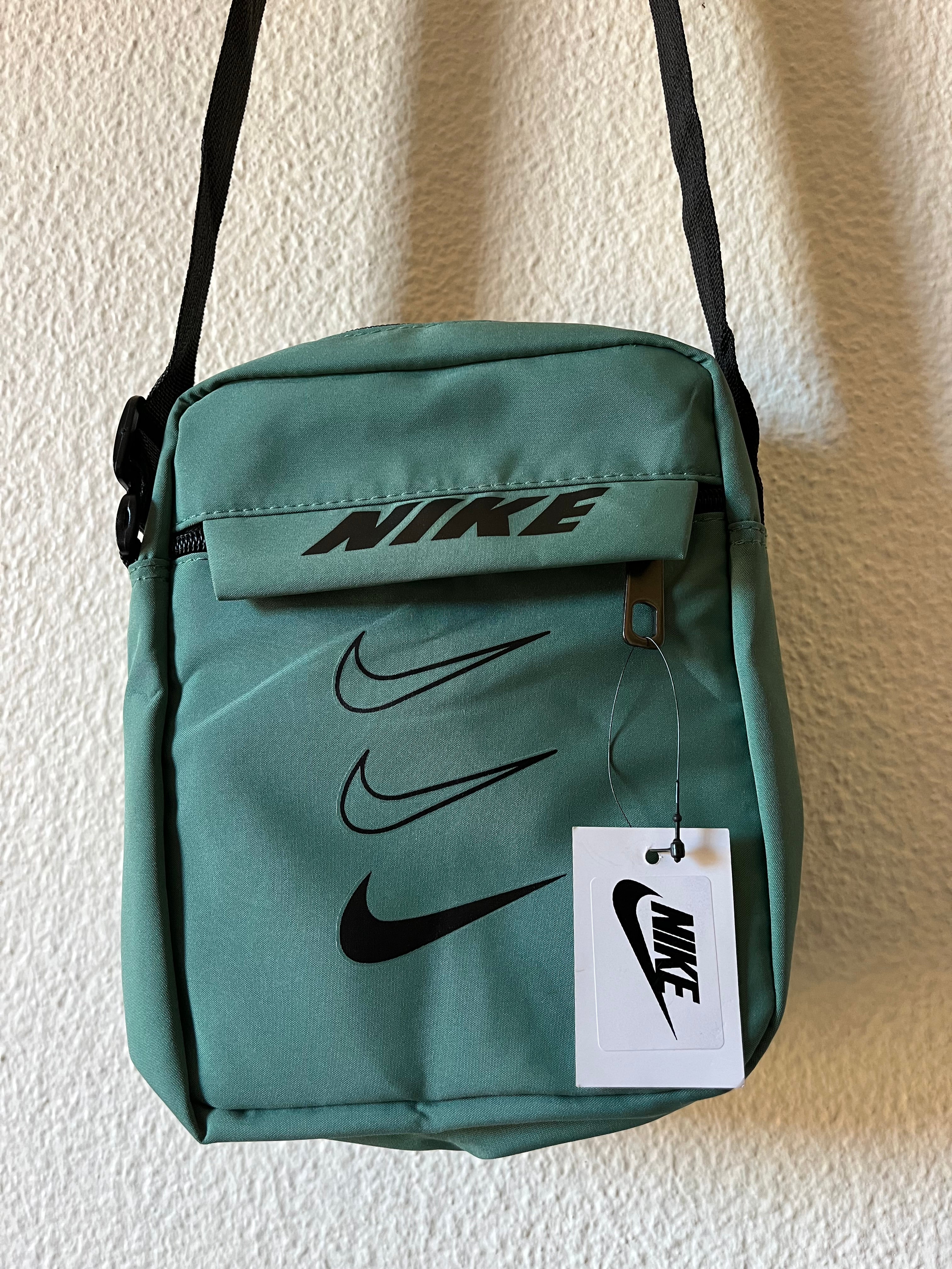 Nike Side Bag Green Laqueeze Nike Side Bag Green Laqueeze