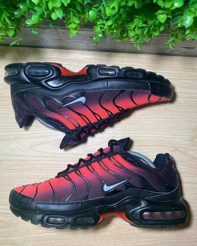 Air Max Plus "Deadpool"