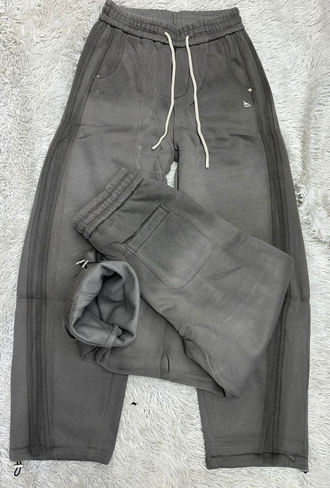 "Toggle-Tech" Wide-Leg Sweats – Stone Grey