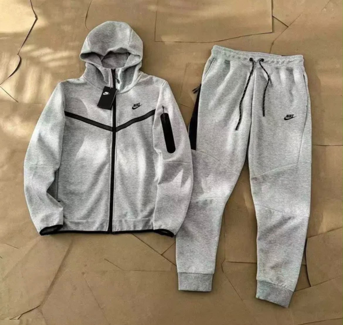Nike Sportswear Tech Fleece Full-Zip Tracksuit – Light Grey