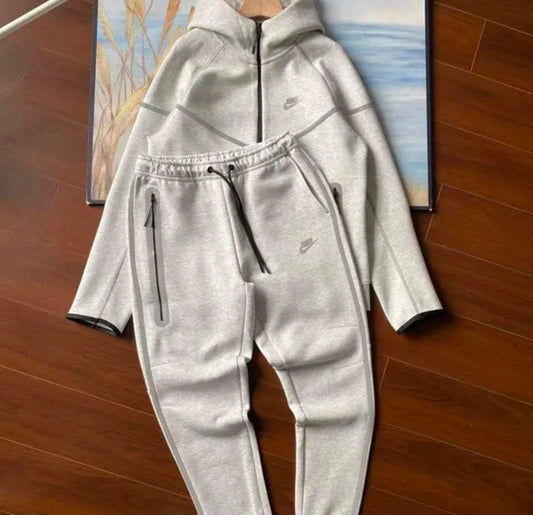 Nike Sportswear Tech Fleece Full-Zip Tracksuit – Light Bone/Black