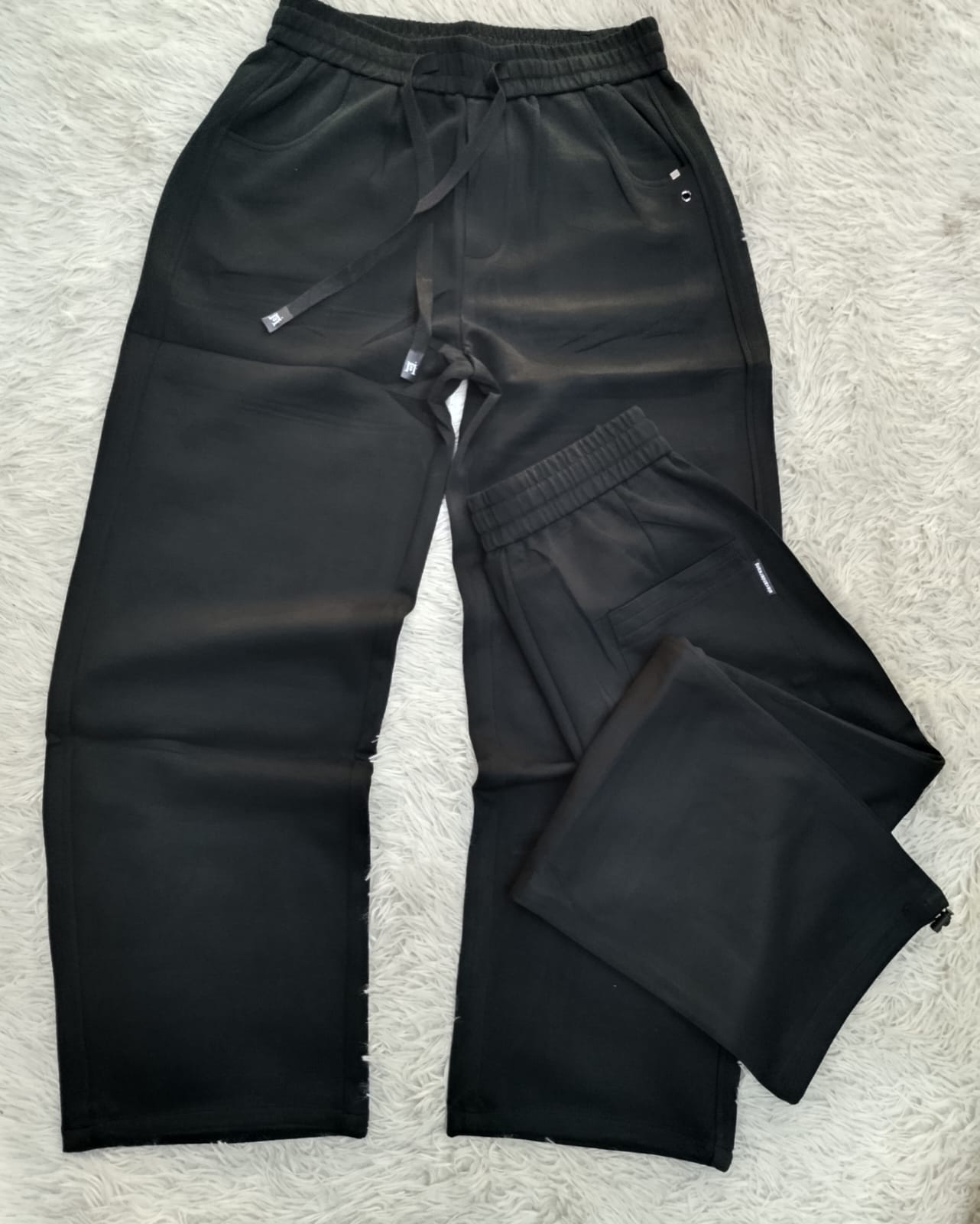 ESSENTIALS OVERSZ HEAVY SWEATPANTS IN JET BLACK