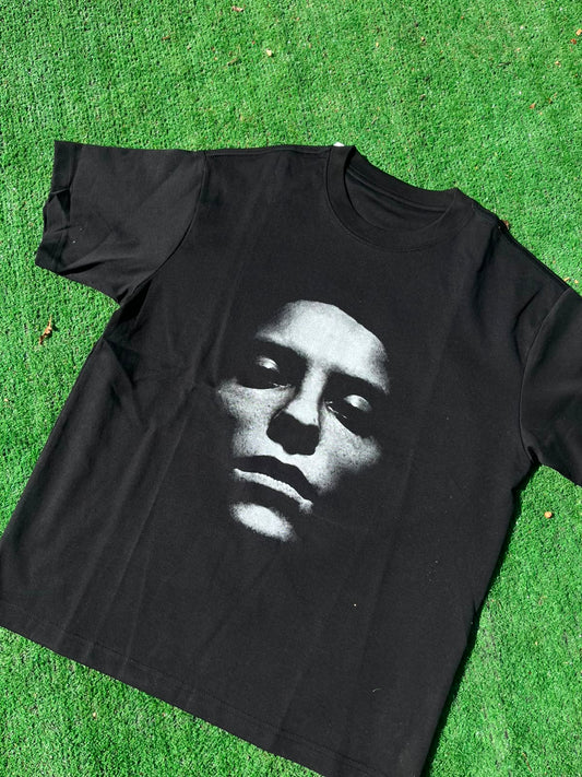 VISAGE OVERSIZED GRAPHIC TEE IN HEAVY BLACK