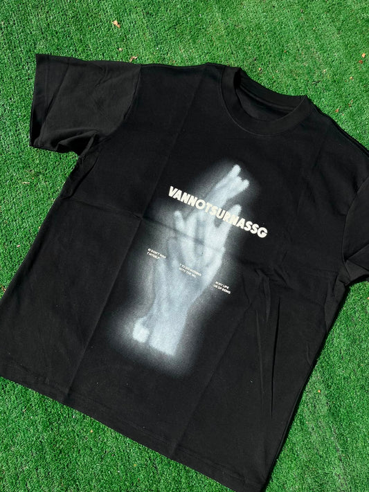 CROSSED FINGERS X-RAY GRAPHIC TEE IN HEAVY BLACK