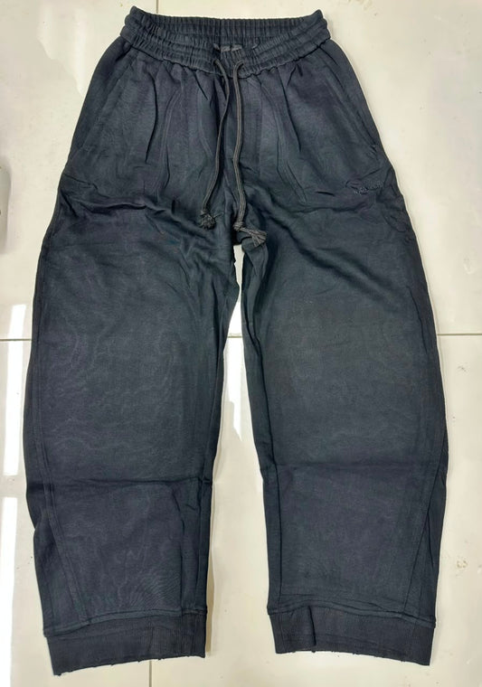 APEX DISTRESSED CUFF SWEATPANTS IN WASHED BLACK