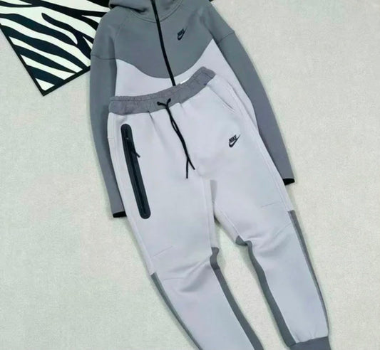 Nike Sportswear Tech Fleece Full-Zip Tracksuit – Grey/Light Bone Color-Block