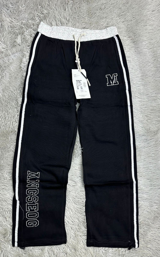 VARSITY TRACKPANTS IN COAL BLACK
