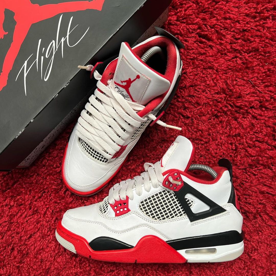 Jordan 4 "Fire Red"